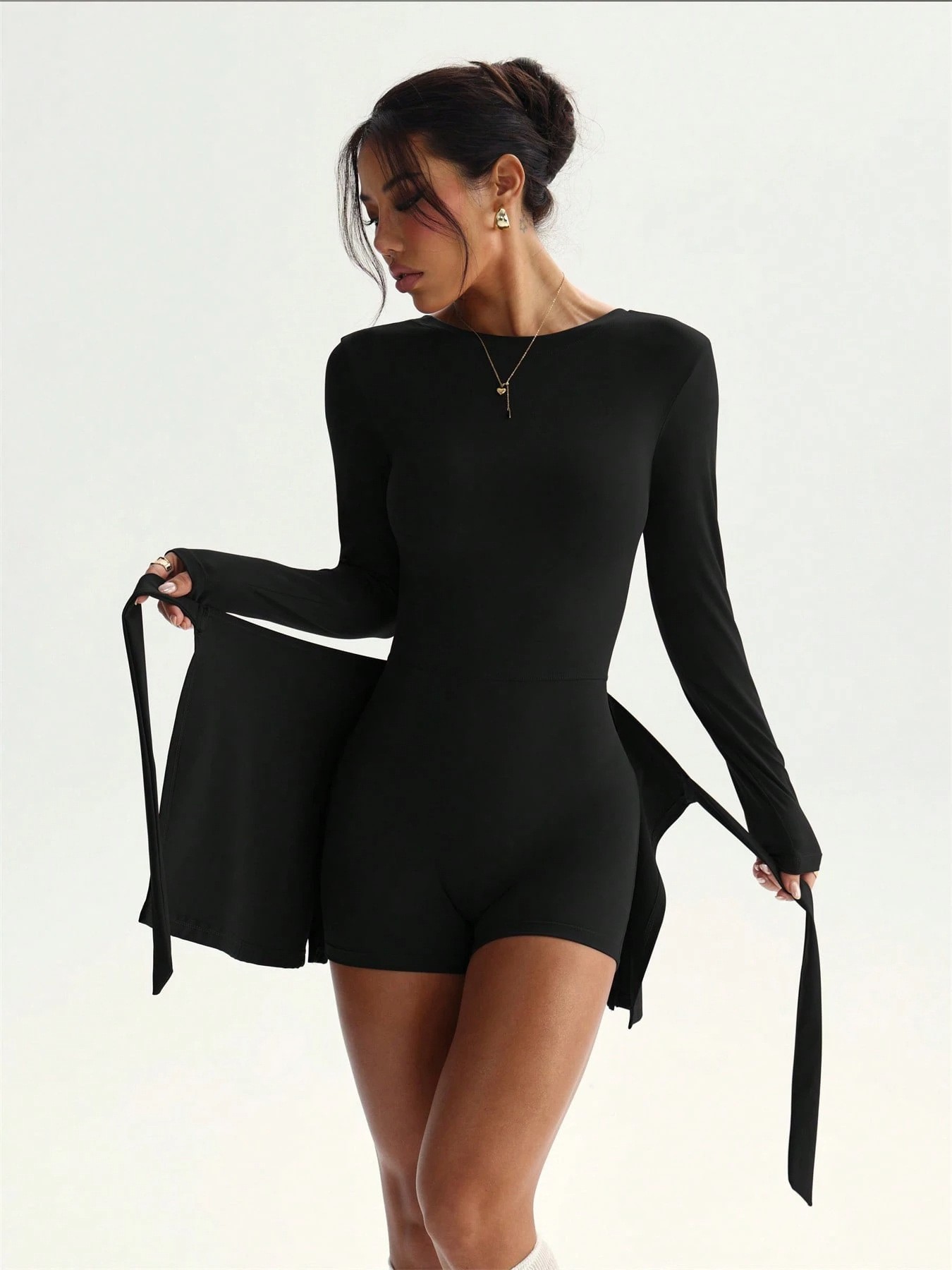 بدلة رياضية ضيقة بأكمام طويلة  - مراجعة Yoga Fitness Wear وسعره