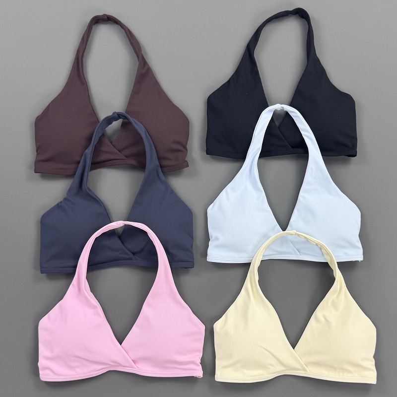 بلوزة رياضية نسائية برقبة هالت - مراجعة Yoga Mat For Fitness وسعره